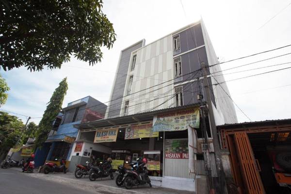 RedDoorz Plus At K23 Rungkut Madya