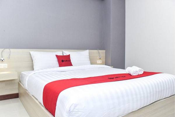 RedDoorz Plus near Stasiun TVRI Surabaya
