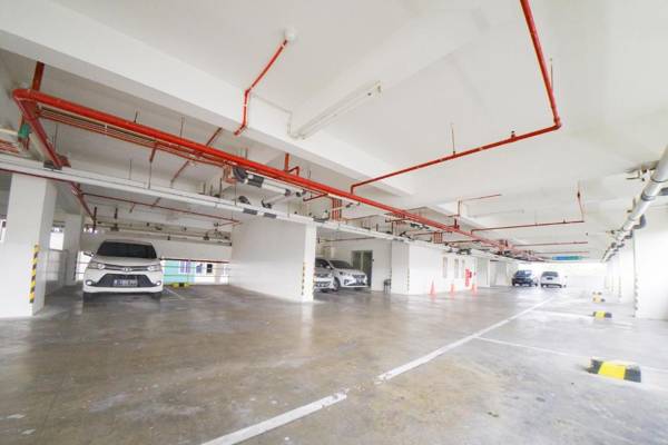 RedDoorz Apartment near Bundaran Satelit Surabaya