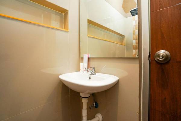 Kupang Gunung Homestay Syariah near Islamic Center Surabaya