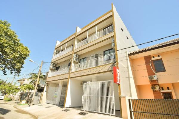 OYO 1060 Rungkut Mejoyo Selatan