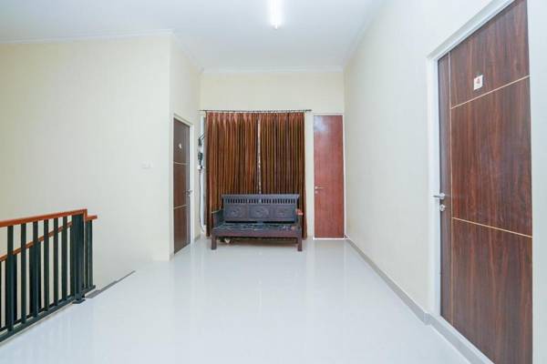 RedDoorz At Sukomanunggal Surabaya