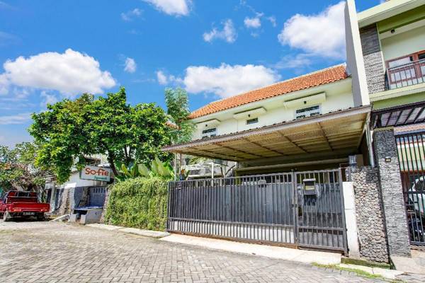 OYO 2929 Kost Sofie Syariah