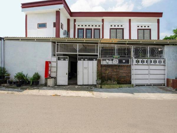 OYO 3185 Kalysta Bringin Syariah