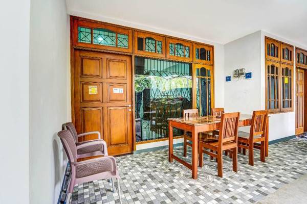 OYO Flagship 90891 Parang Kusumo Residence