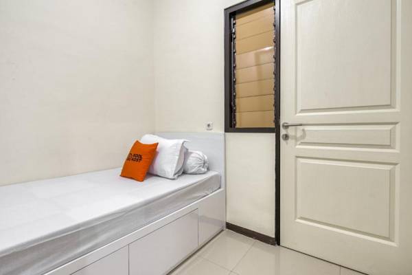 KoolKost Syariah near Kaza Mall Surabaya