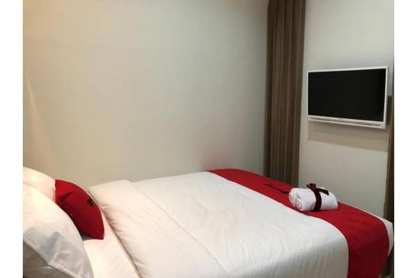 RedDoorz Plus @ Dukuh Kupang