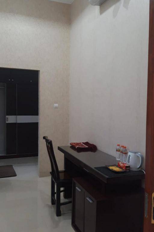 KoolKost At Tenggilis - Minimum Stay 30 Nights