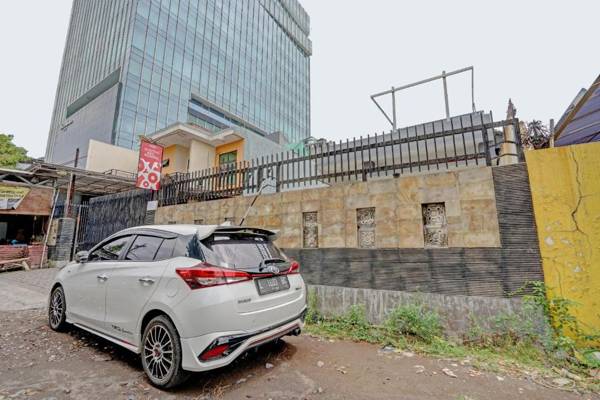 OYO 90605 Ketintang Baru 1 Residence