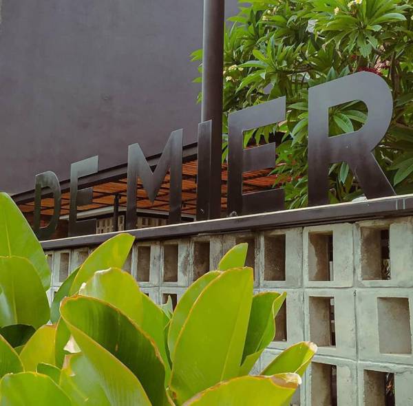 De Mier Guest House Surabaya