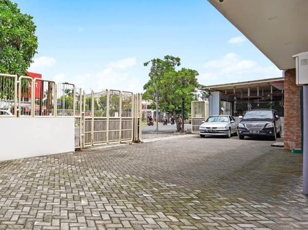 Collection O 90888 Bintang Diponggo Residence