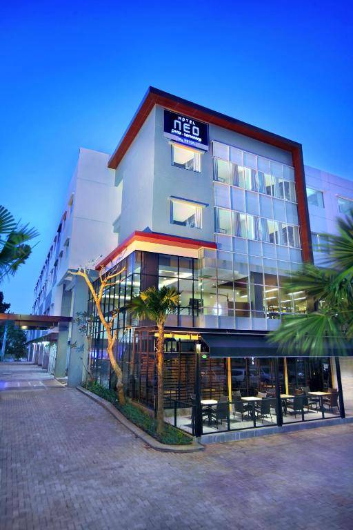 Hotel Neo Candi Simpang Lima - Semarang by ASTON