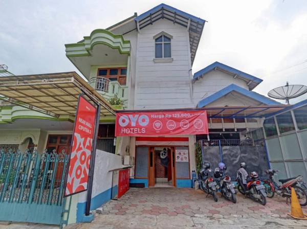 OYO 90426 Near Mall Ciputra 2