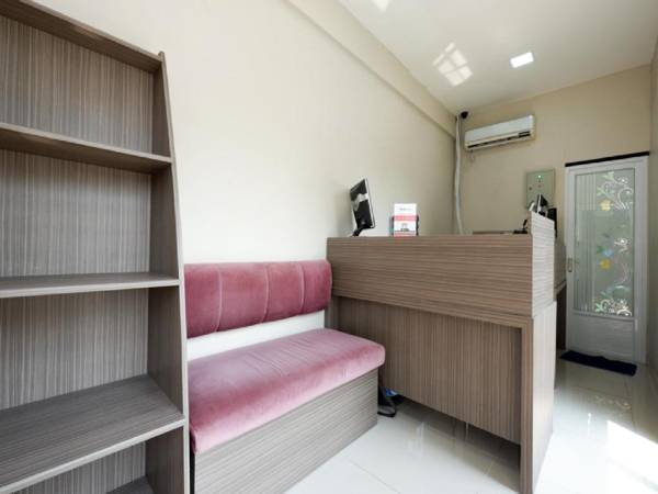RedDoorz Plus near Paragon Mall Semarang