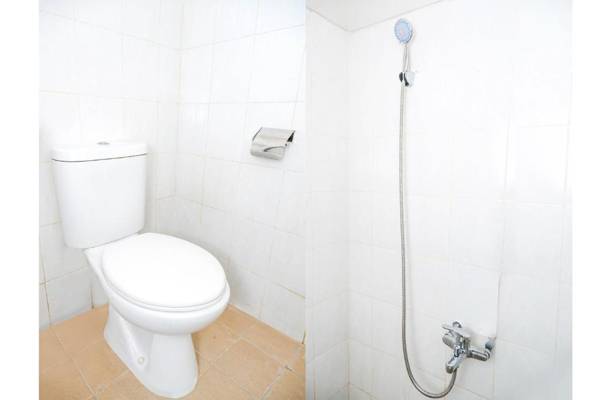 RedDoorz near Stasiun Tawang Semarang