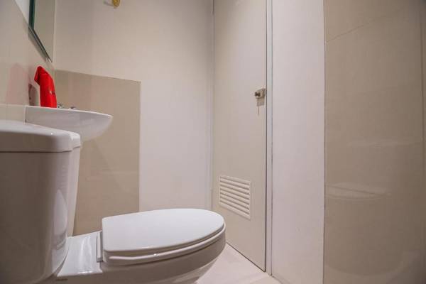 RedDoorz near Taman Rejomulyo