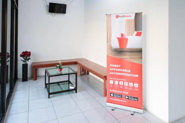 RedDoorz near Ahmad Yani Airport 3