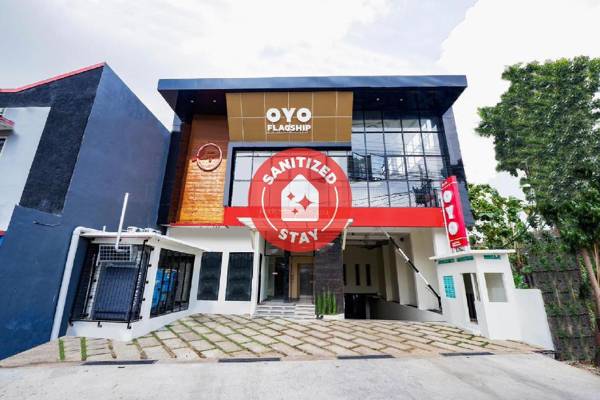 OYO Flagship 2124 Kars Inn Semarang