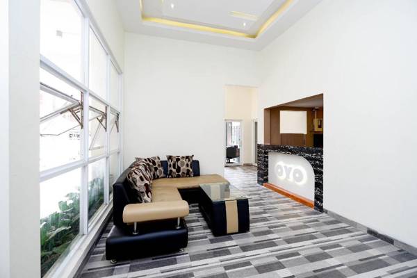 OYO Flagship 2124 Kars Inn Semarang