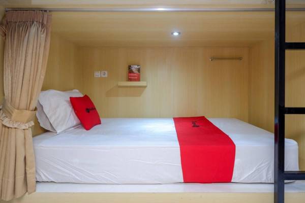 RedDoorz Hostel near Lawang Sewu Semarang