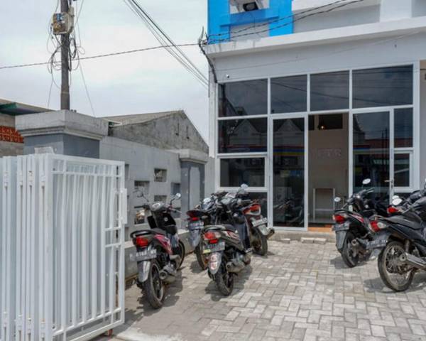 RedDoorz near Tamansari Shopping Center Salatiga