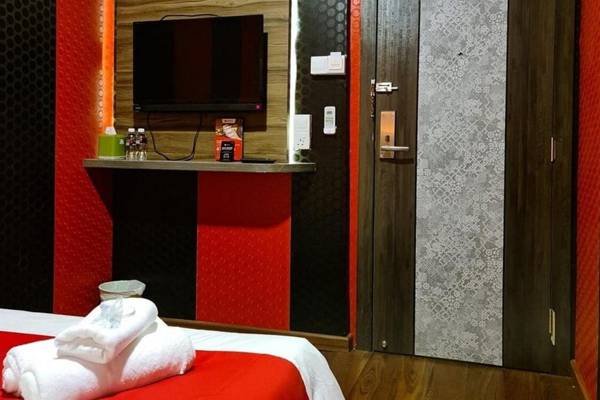 RedDoorz Plus near Nagoya Hill Batam 6