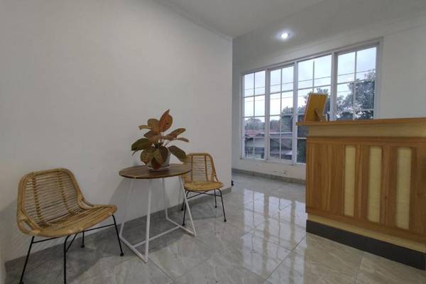 RedDoorz near Rita Super Mall Purwokerto