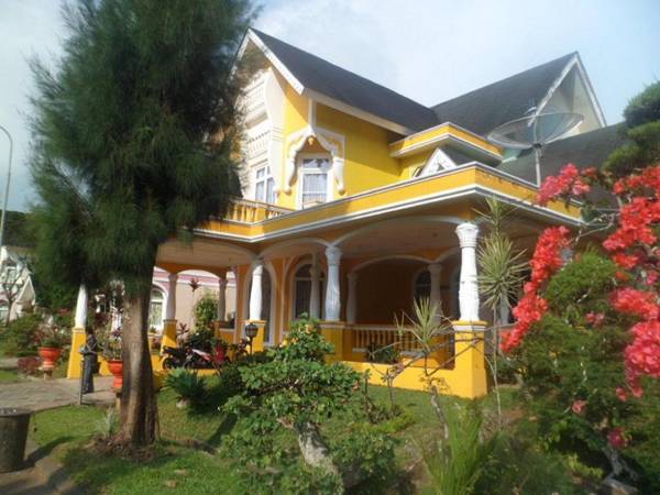Villa Kota Bunga Allamanda