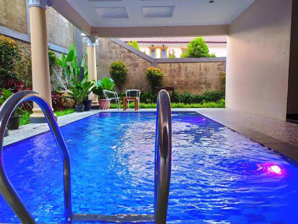 Villa modern bersih asri private pool