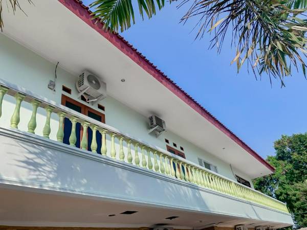 Urbanview Hotel Kampung Istal Megamendung Puncak