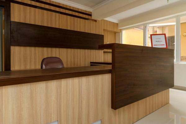 RedDoorz Plus near Palembang Square Mall