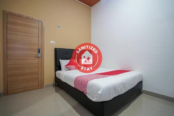 OYO 945 Mega Kost 2