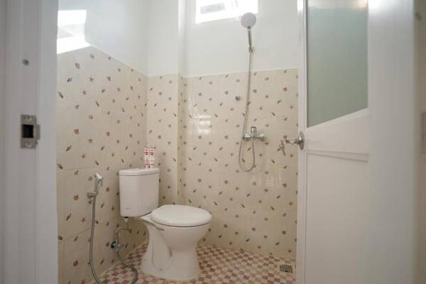 Vaccinated Staff - OYO 948 Vivi Residence Syariah II