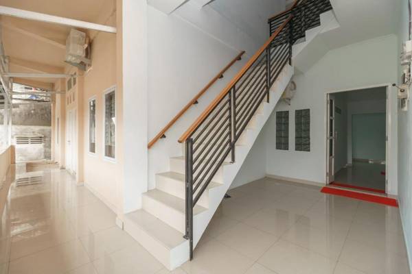 RedDoorz Syariah near Simpang Sekip Palembang