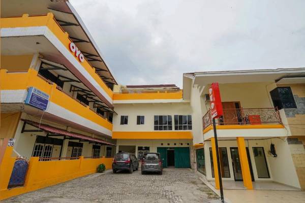 Vaccinated Staff - OYO 2025 Wisma Musdalifa