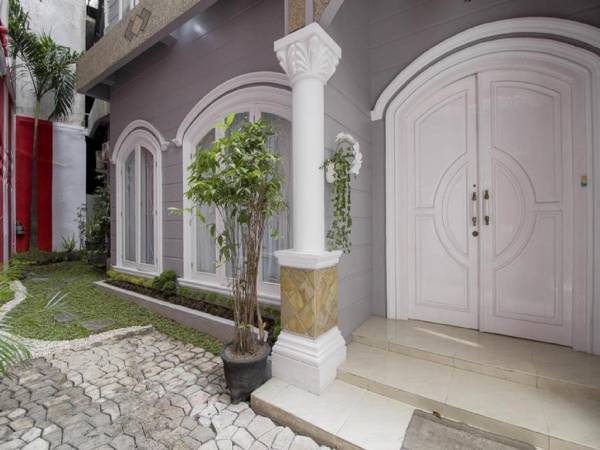 RedDoorz near Grand Palladium