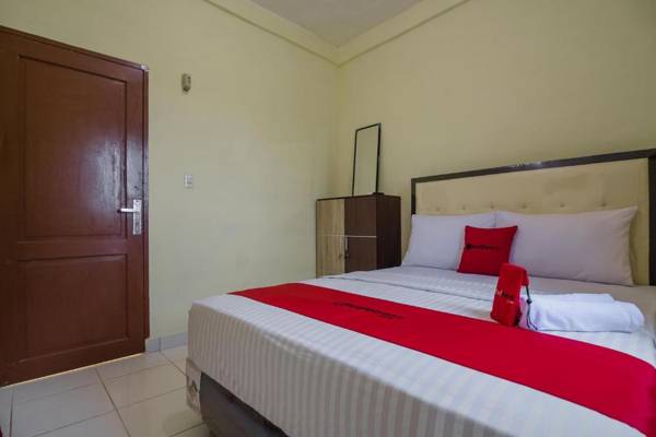 RedDoorz near Politeknik Negeri Medan