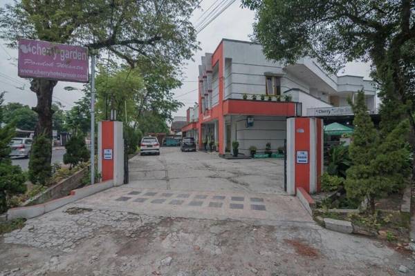 OYO 91141 Cherry Garden Hotel