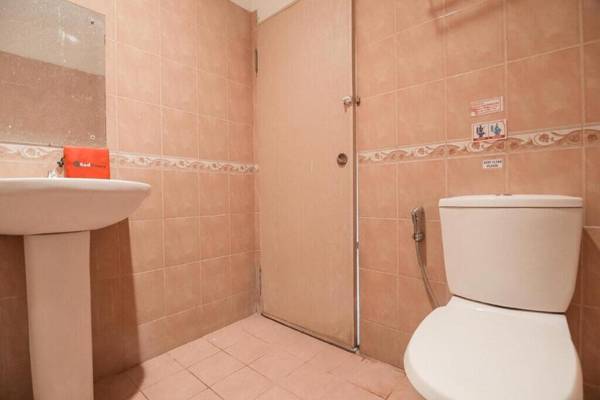 OYO 91141 Cherry Garden Hotel