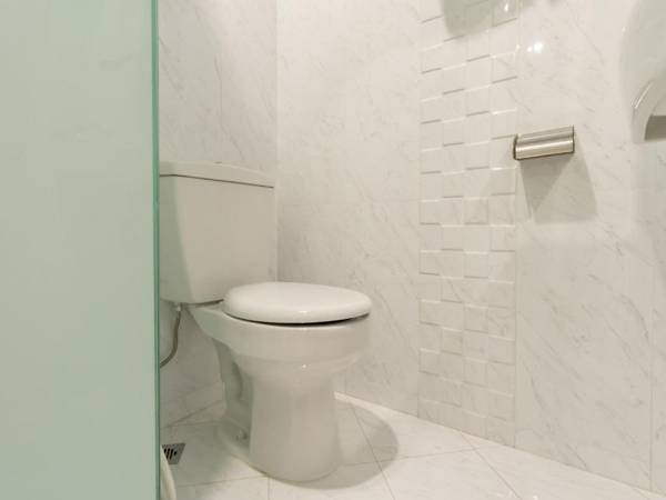 OYO 727 Merlion Hotel