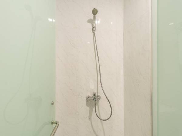 OYO 727 Merlion Hotel