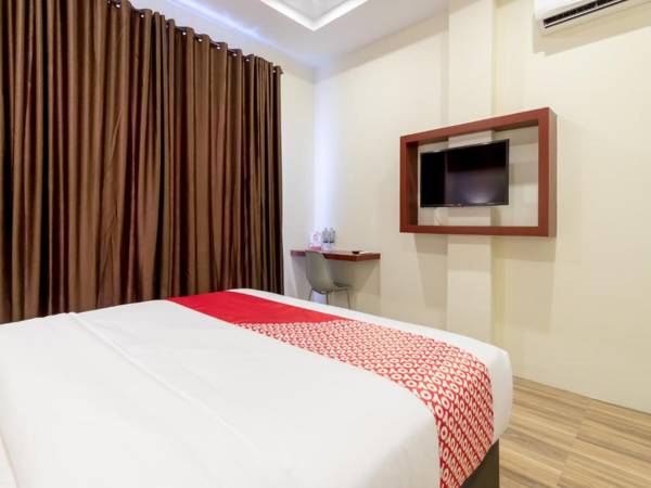 OYO 727 Merlion Hotel