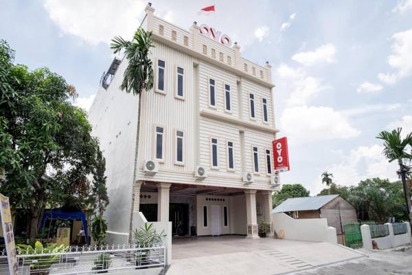 Vaccinated Staff - OYO 621 Vania Residence