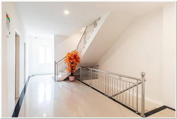 RedDoorz Plus @ Centrium Katamso Medan