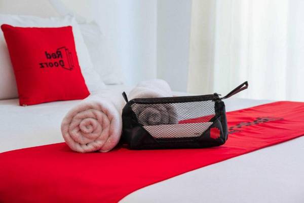 RedDoorz @ Jalan Brigjend Katamso Medan 2