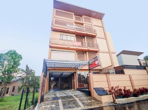 Vaccinated Staff - OYO 90341 Sean's Residence