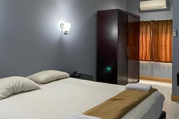 RedDoorz Plus @ Jalan Iskandar Muda Medan