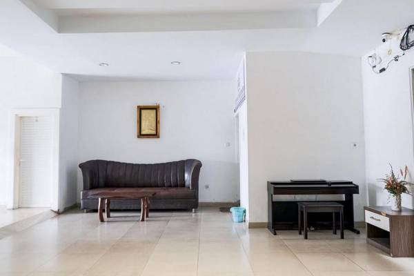 RedDoorz @ Jalan Gajah Mada Medan 2