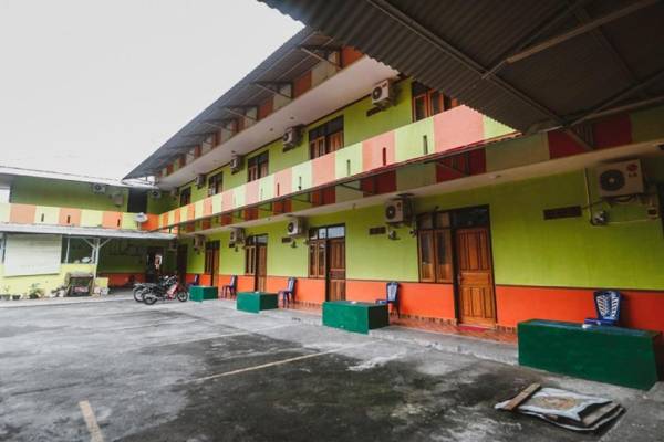 RedDoorz @ Malalayang Manado