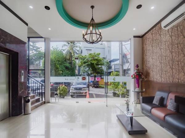 Vaccinated Staff - OYO 90312 Bahu Bay Hotel